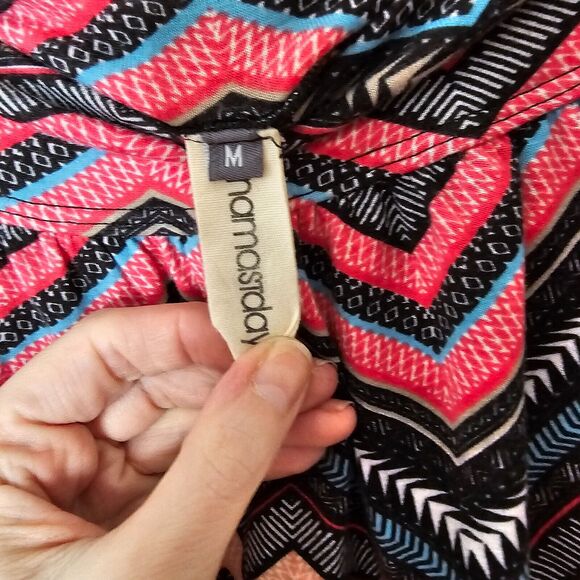 Namastday Black Pink and Blue Chevron Loose Fit Knit Short Wide Waist Banded Hem - Picture 3 of 6